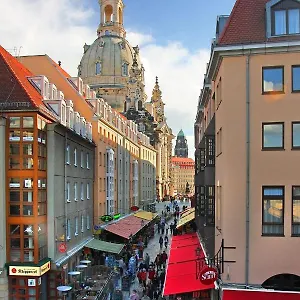 Muenzgasse An Der Frauenkirche Дрезден
